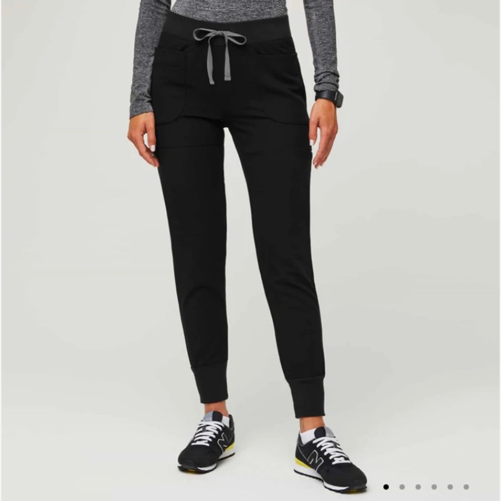 Figs Nepal - Skinny Jogger Scrub Pants